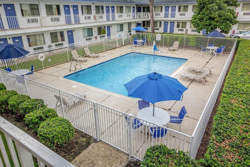 Motel 6 Conroe, Tx