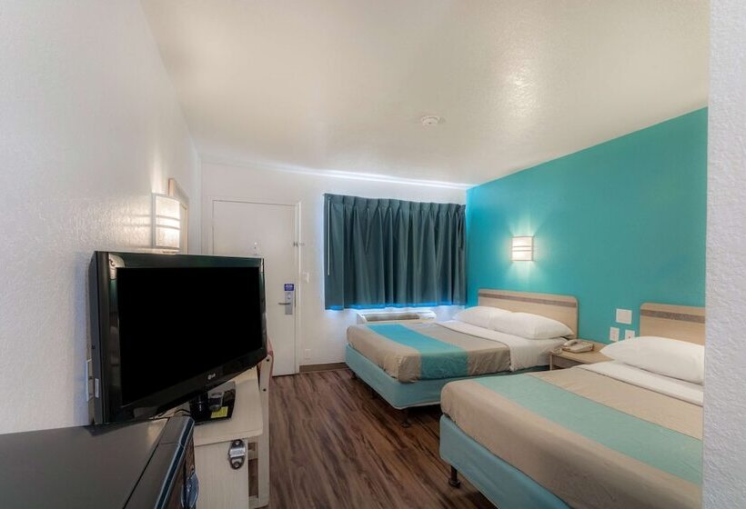 Motel 6del Rio, Tx