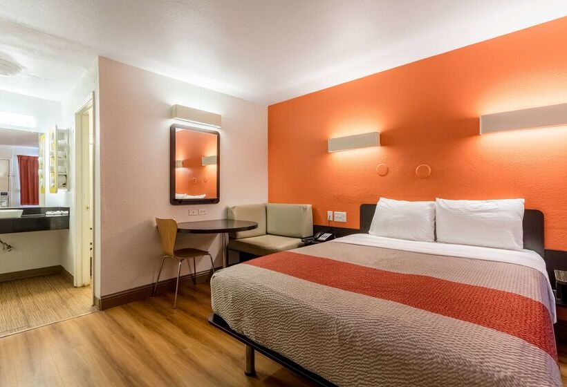 Motel 6garland, Tx  Dallas