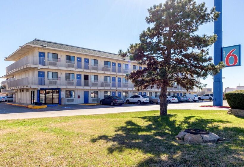 Motel 6garland, Tx  Dallas