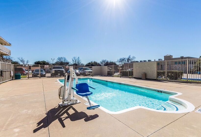 Motel 6garland, Tx  Dallas