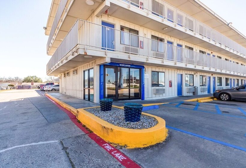 Motel 6garland, Tx  Dallas