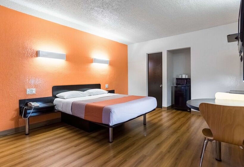 Motel 6long Beach, Ca  International City