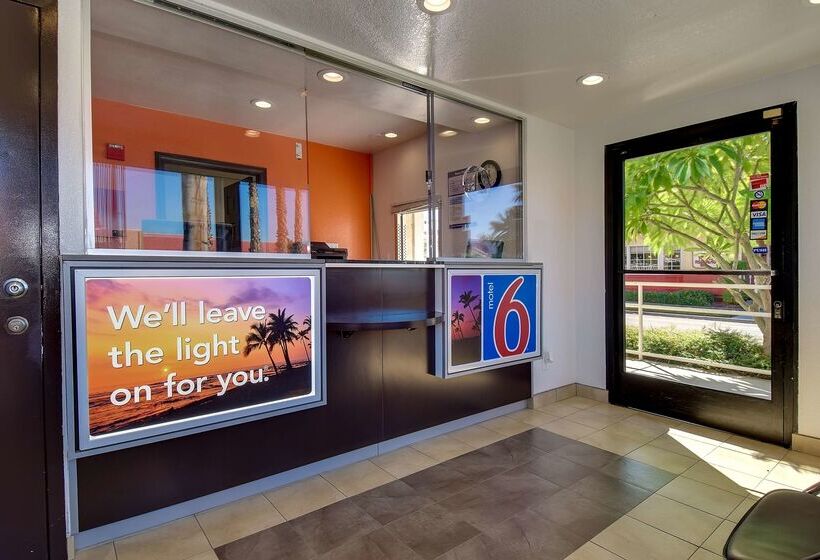 Motel 6 Riverside, Ca  South