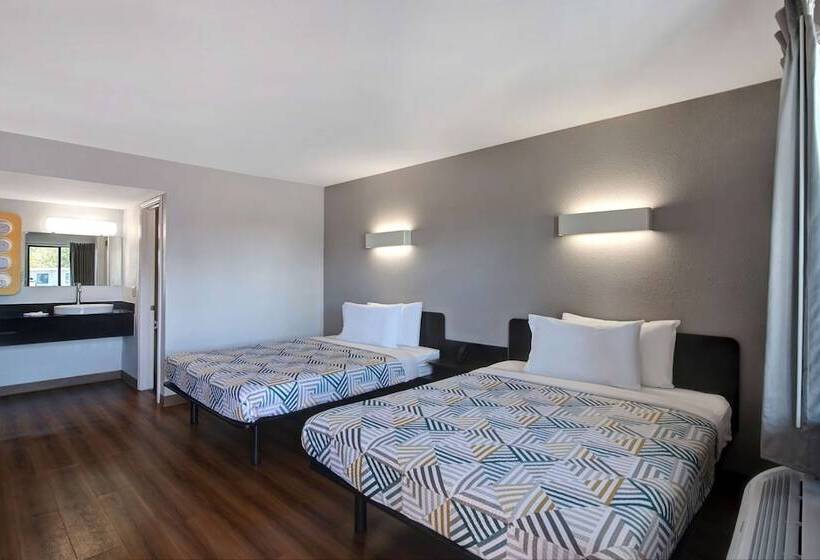 Motel 6sulphur Springs, Tx