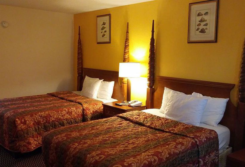 فندق على الطريق Claxton Inn