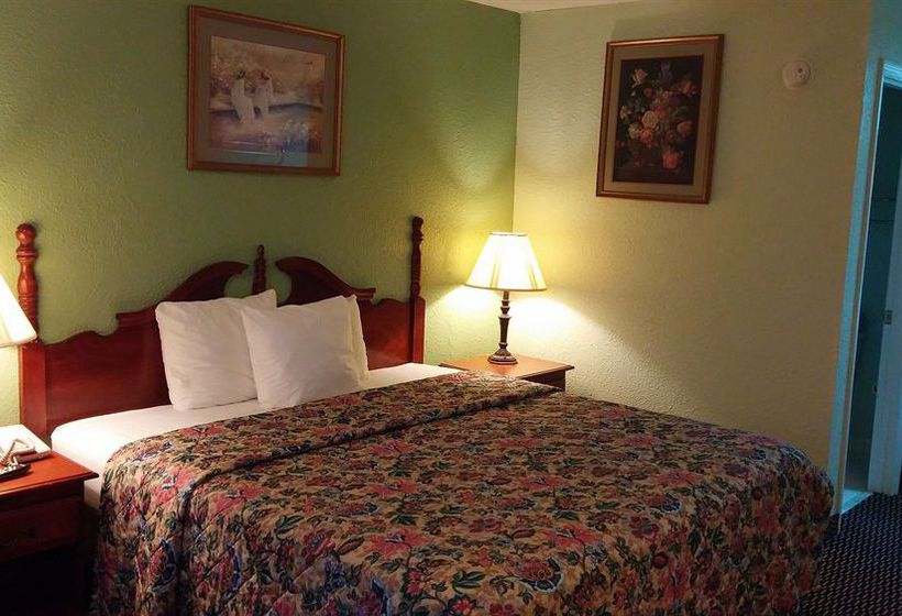 فندق على الطريق Claxton Inn