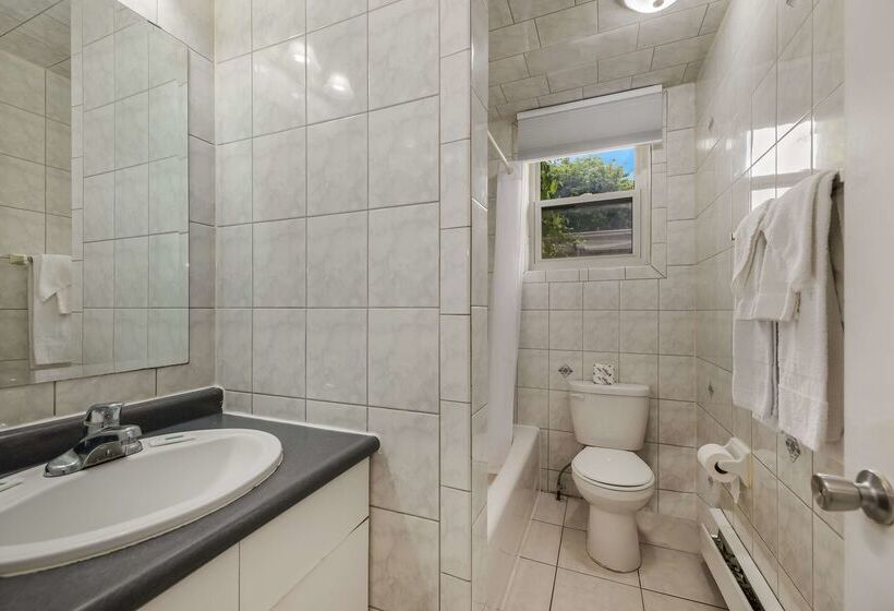 فندق على الطريق Knights Inn Burlington