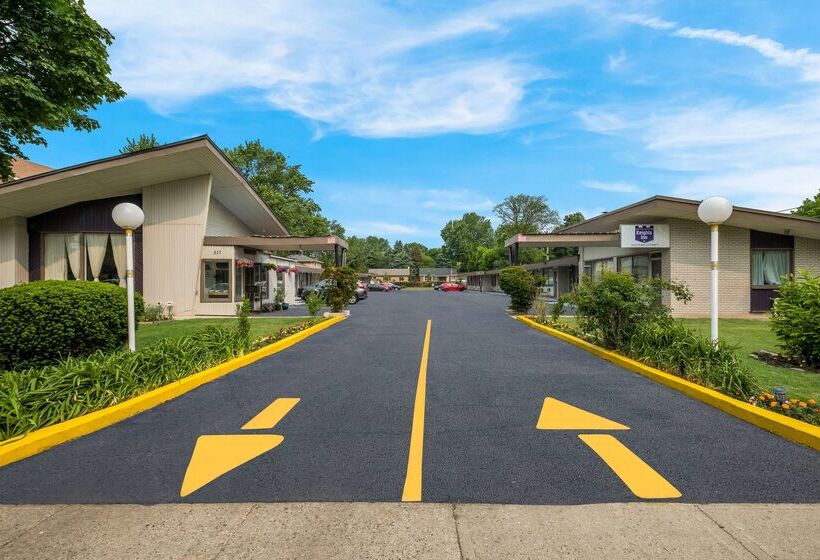 فندق على الطريق Knights Inn Burlington