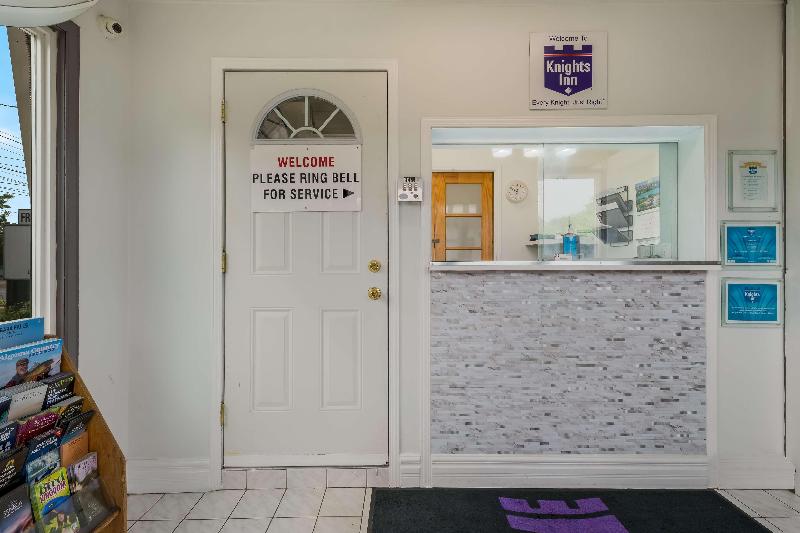 فندق على الطريق Knights Inn Burlington