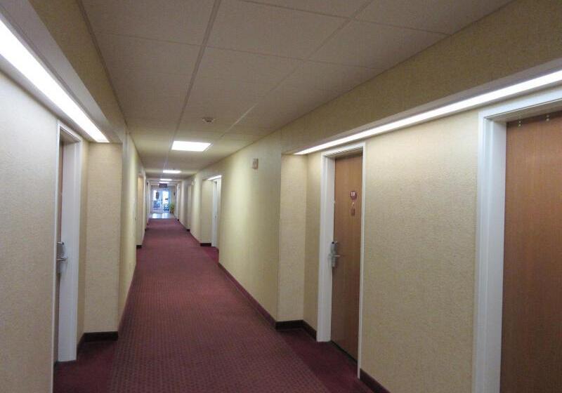 فندق على الطريق Parkfield Inn  Warsaw