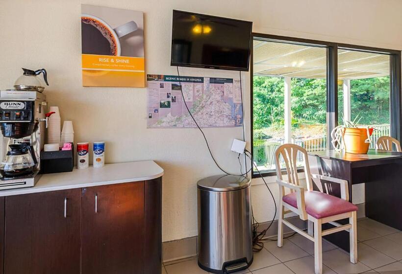 فندق على الطريق Rodeway Inn