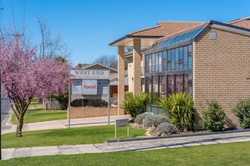 מוטל West End Motor Lodge