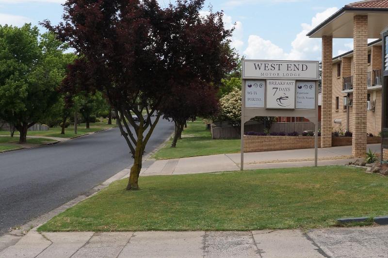 מוטל West End Motor Lodge