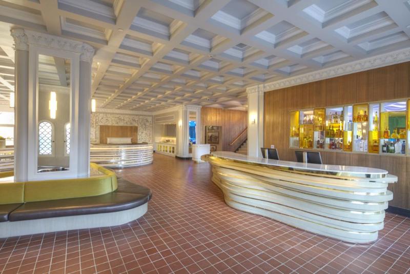 Pasadena Hotel & Pool