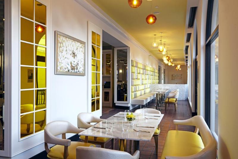 Pasadena Hotel & Pool