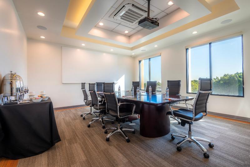 Pasadena Hotel & Pool