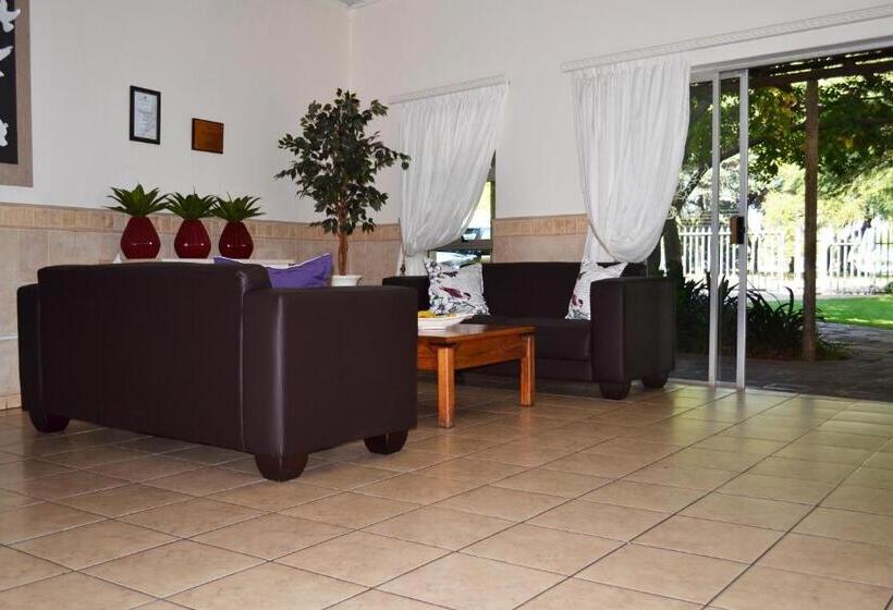 פנסיון Doves Nest Guest House