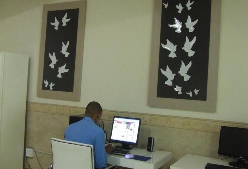 פנסיון Doves Nest Guest House