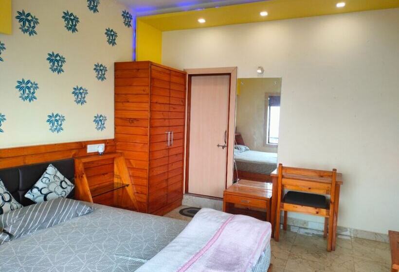 פנסיון Rahul Guest House