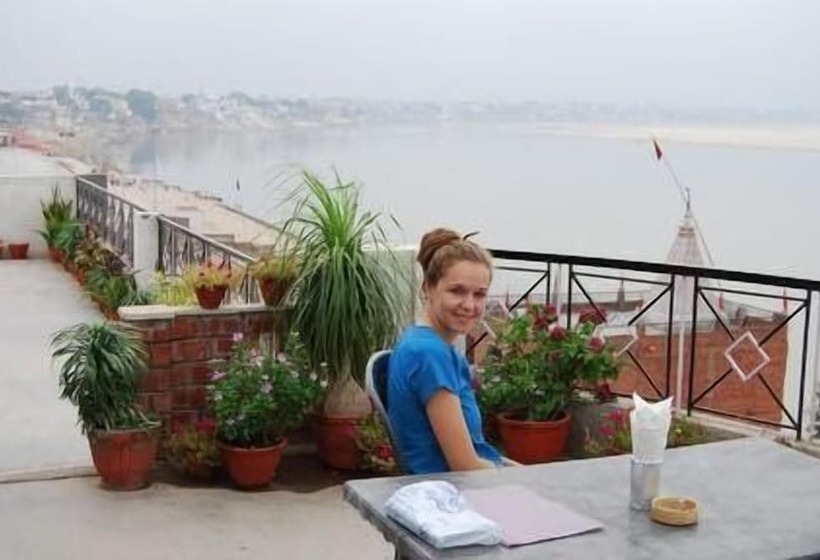 פנסיון Rahul Guest House