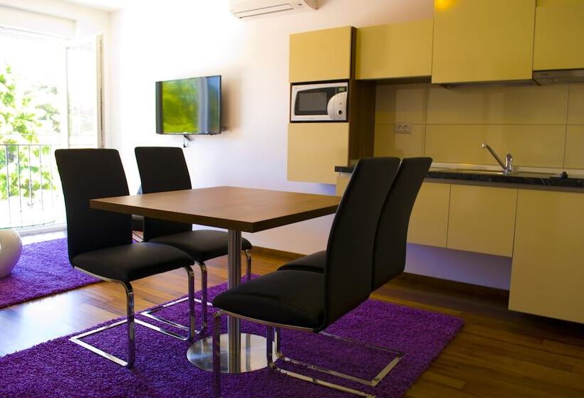 펜션 Residence Villa Karda