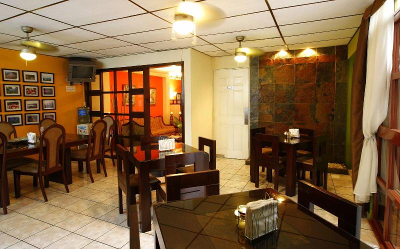 Пансион Tazumal House