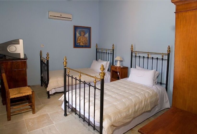 Porfyrios Country House