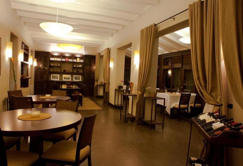 Puerto Valle Hotel De Esteros