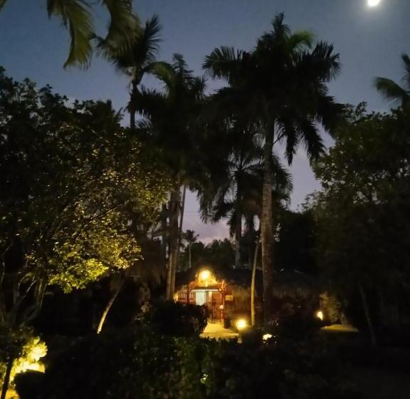 리조트 Las Palmas Eco Residence