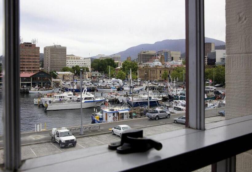 Sullivans Cove Apartments