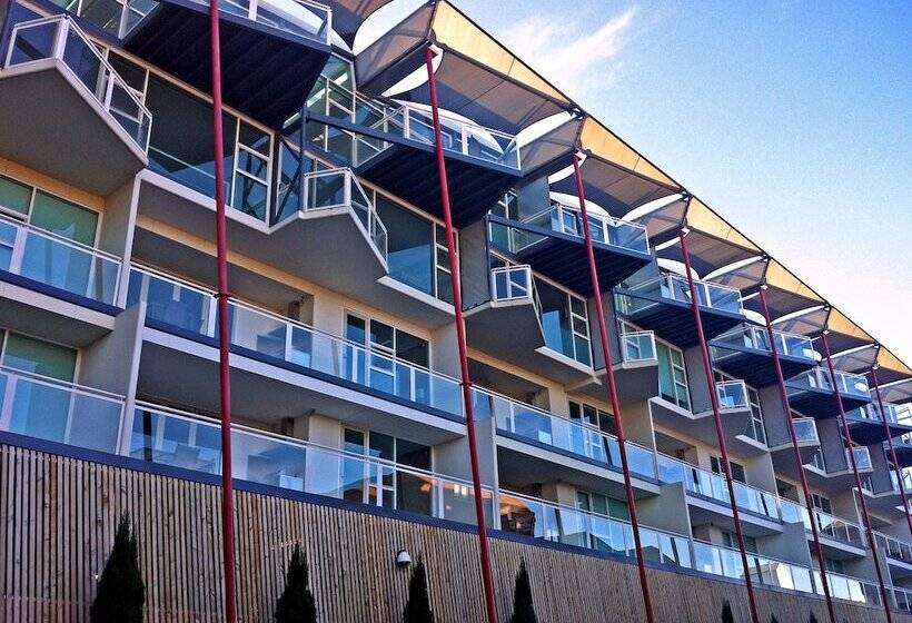 Sullivans Cove Apartments