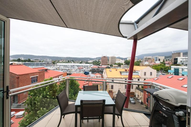 Sullivans Cove Apartments