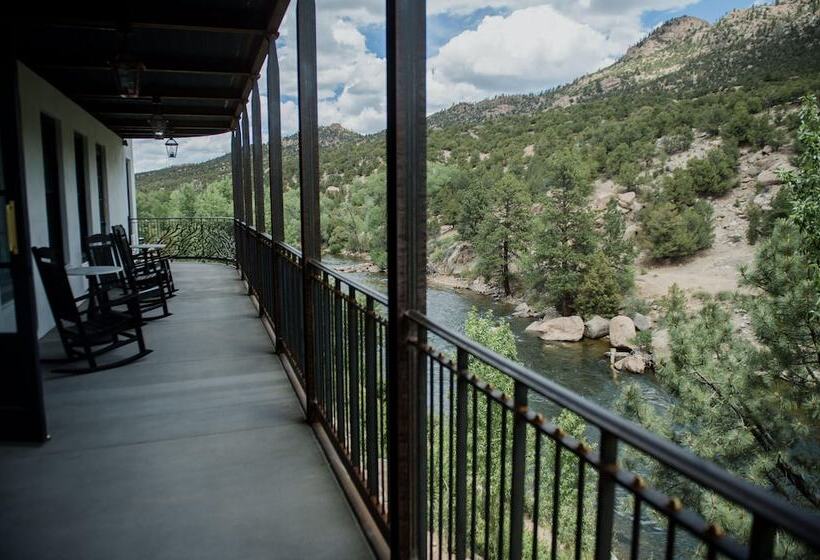 Surf Hotel & Chateau