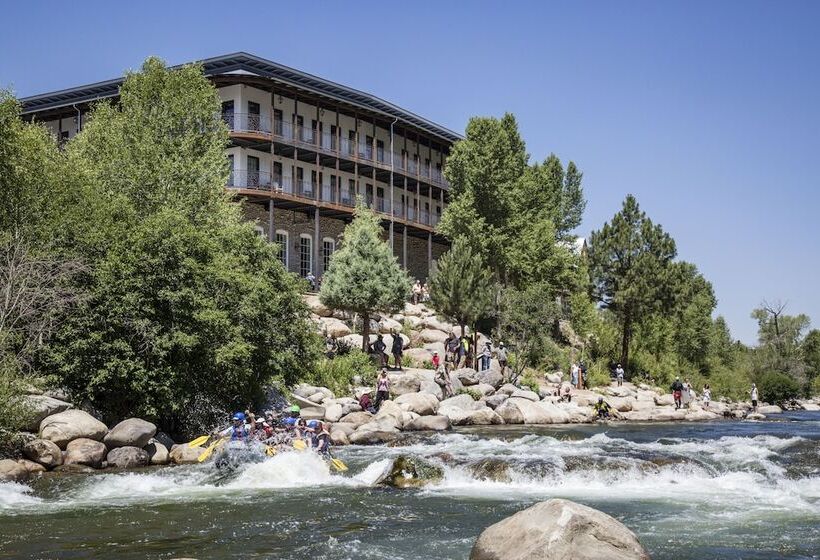 Surf Hotel & Chateau