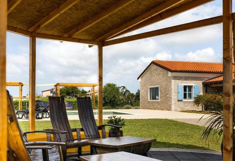 Velanera Hotel & Restaurant