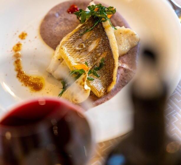 Velanera Hotel & Restaurant