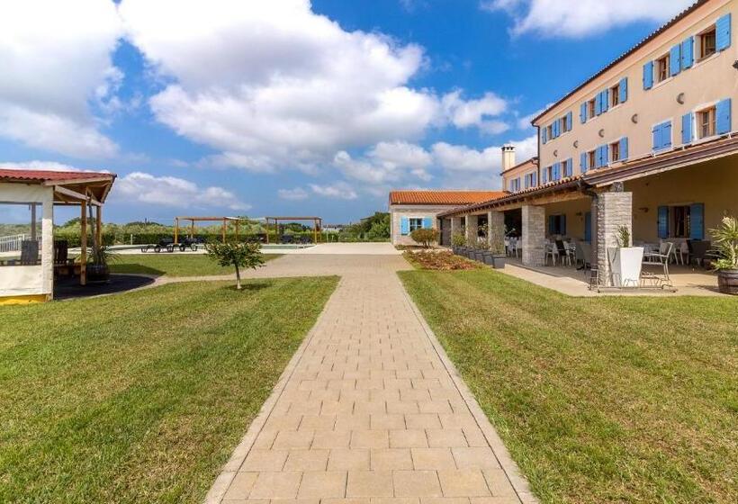 Velanera Hotel & Restaurant