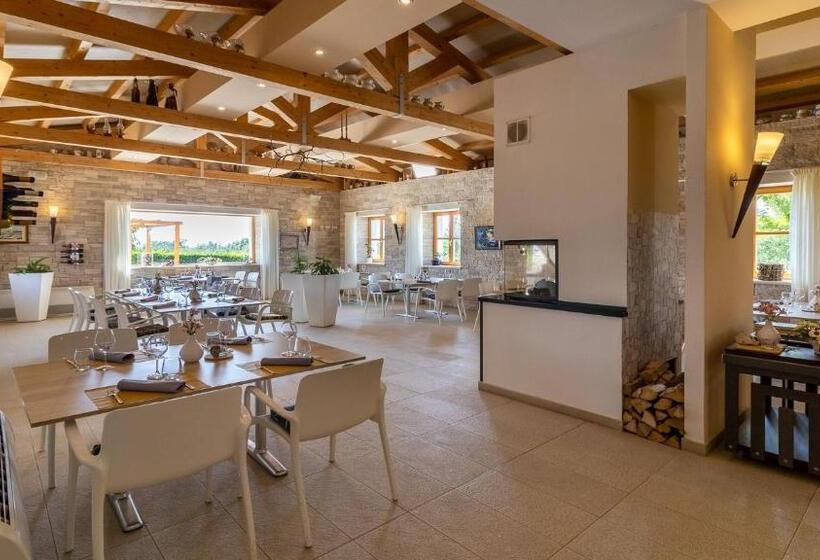 Velanera Hotel & Restaurant