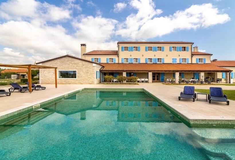 Velanera Hotel & Restaurant