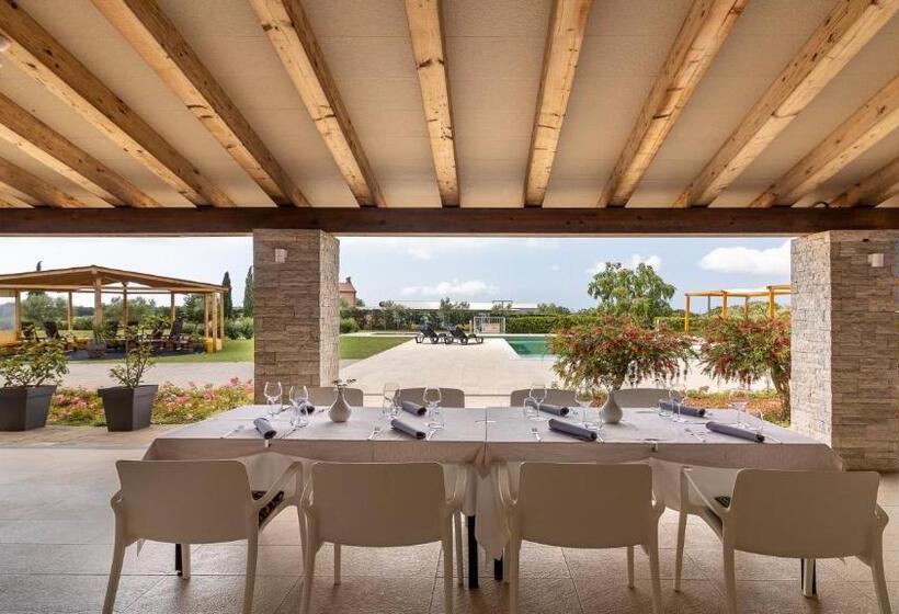 Velanera Hotel & Restaurant