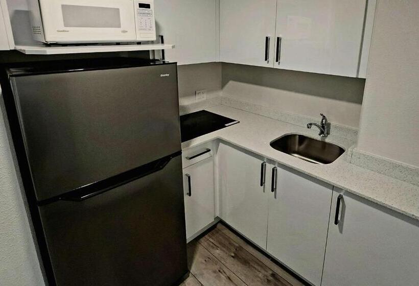 בית מלון כפרי Quality Inn & Suites