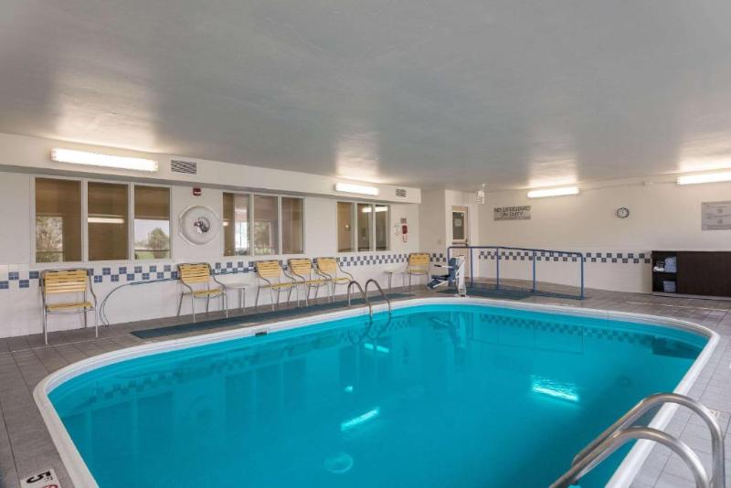 בית מלון כפרי Quality Inn & Suites