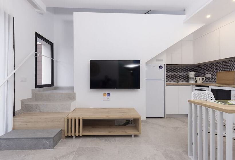 Esmeralda Cotillo Homes By Livvo