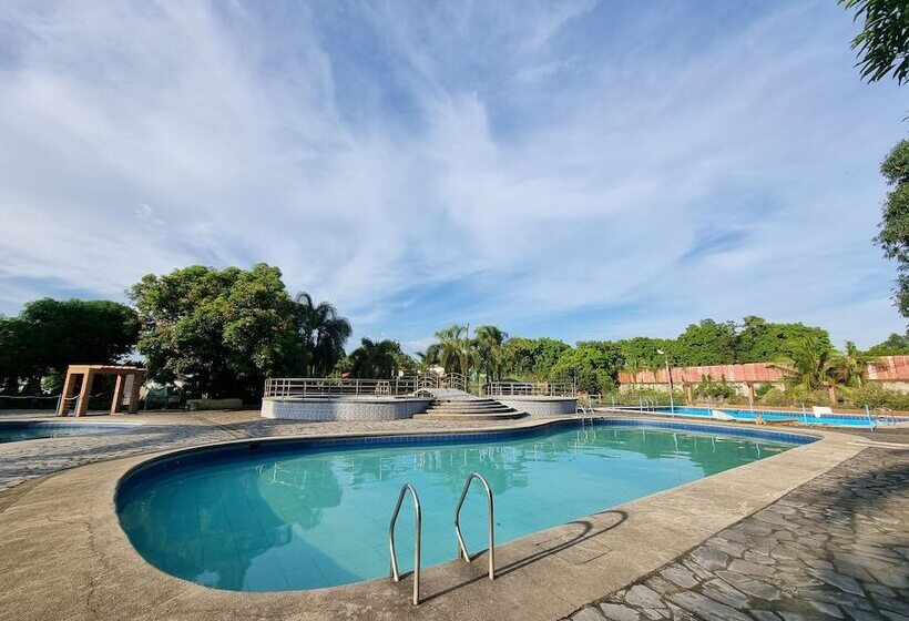 هتل Libertyland Waterpark Resort