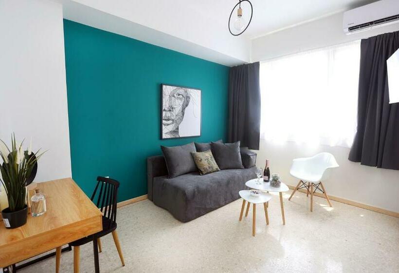 Old Town Hall Suites And Apartments