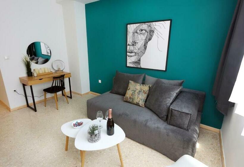 Old Town Hall Suites And Apartments