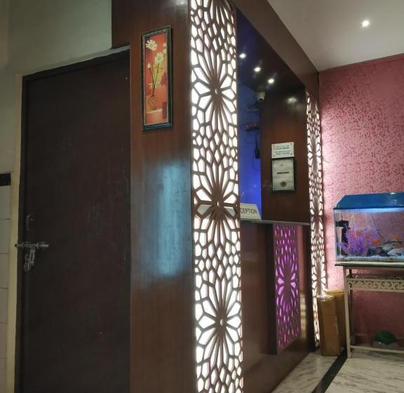 هاستل Ajay International