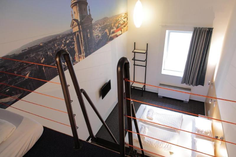 Общежитие Maverick City Lodge