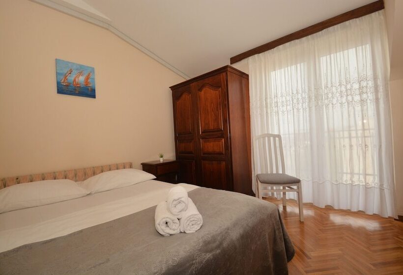 Bed and Breakfast Restaurant Pension Dioklecijan